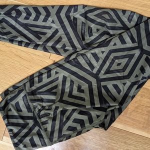 Lululemon patterned wunder under leggings